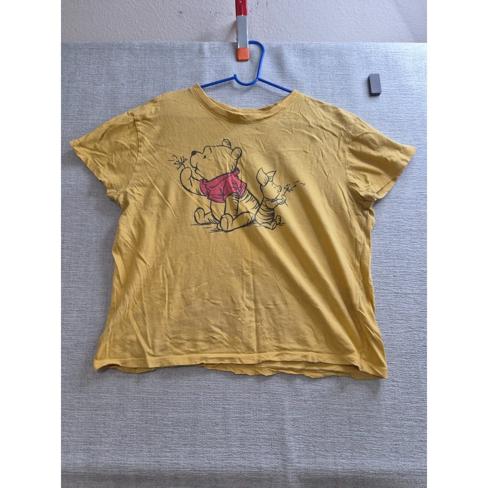 Disney T Shirt Womens XL Yellow Winnie The Pooh And Piglet Fictional Character